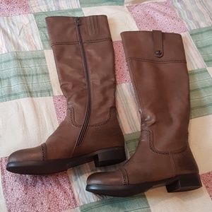 Beautiful brown Italian leather boots.